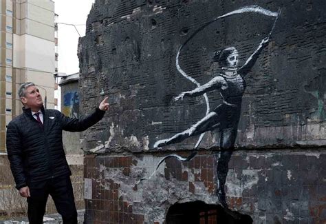 What Is Banksy’s Real Identity? (5 Scenarios)