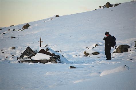 Memorial cairn at site of crashed Halifax bomber LL505, Cumbria ...