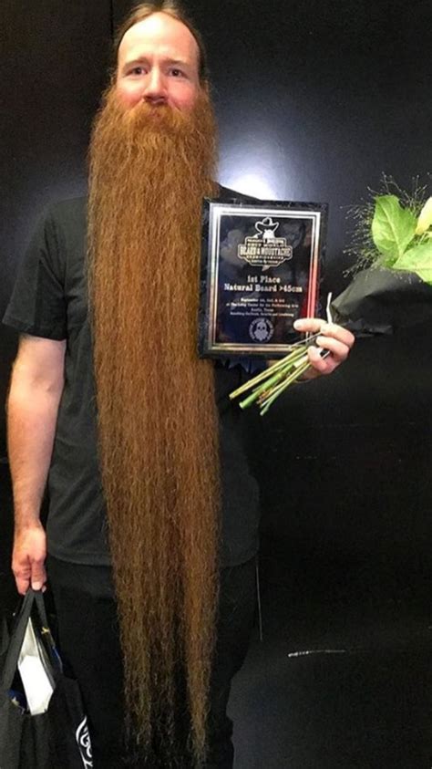 Worlds longest beard at the 2017 World beard competition in Austin ...