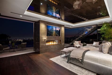 Mansion Master Bedrooms