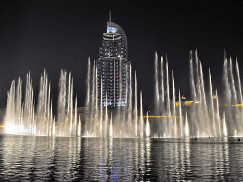 The Dubai Fountain | VISIT ALL OVER THE WORLD