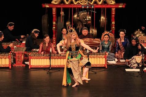 SDSU’s Gamelan ensemble celebrates Javanese culture – The Daily Aztec