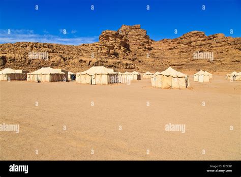 Camp in Wadi Rum Desert Stock Photo - Alamy