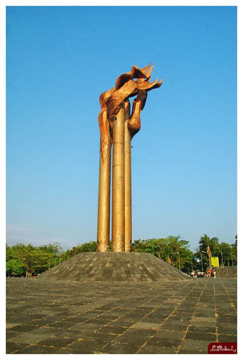 bandung lautan api monument by mangyop on DeviantArt