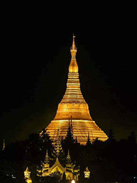 Crowds gather to celebrate Myanmar's Thadingyut Festival | EconomicTimes