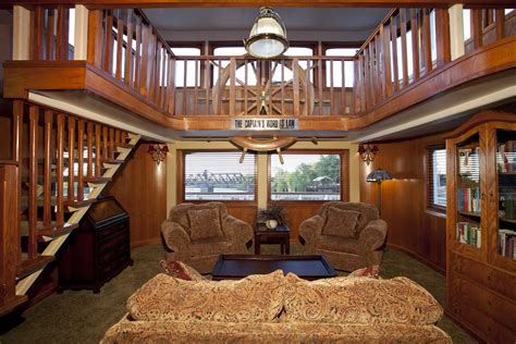 Captains Quarters Luxury Suite for Two, Breakfast Included