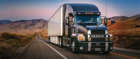 4 Universal Rules of the Road Every Truck Driver Should Know | America ...