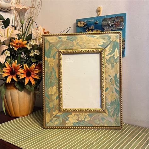 Vintage golden edging floral design photo frame, Furniture & Home ...