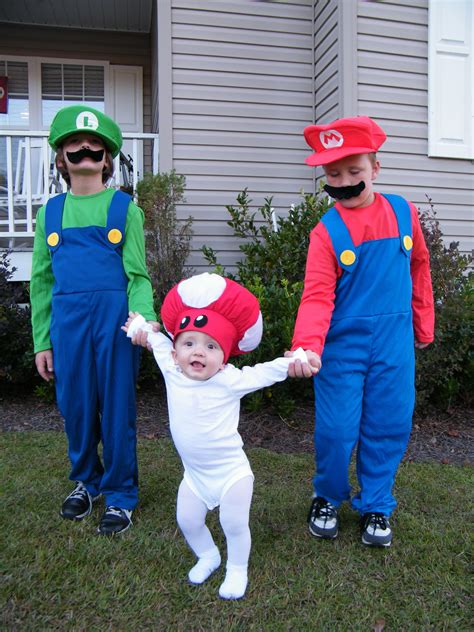 Mario Brothers Costumes. Oh man! My boys would love this. I wonder if I ...