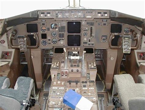 Boeing 767 Cockpit Boeing 767 Cockpit Boeing 767 Cockpit Boeing 767 ...