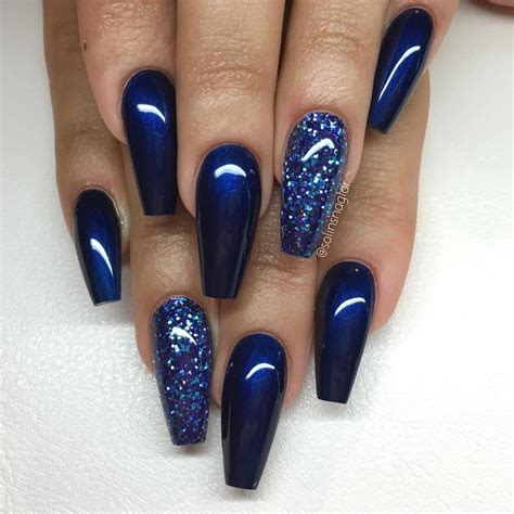 "Midnight Blue" med blått glitter Nail Design, Nail Art, Nail Salon ...