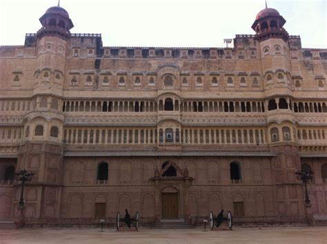 Jim & Happy : Bikaner Fort Friday 7 Dec 2012