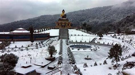 Sikkim: heavy snowfall in Nathula, army rescued 2500 tourists | Arunachal24