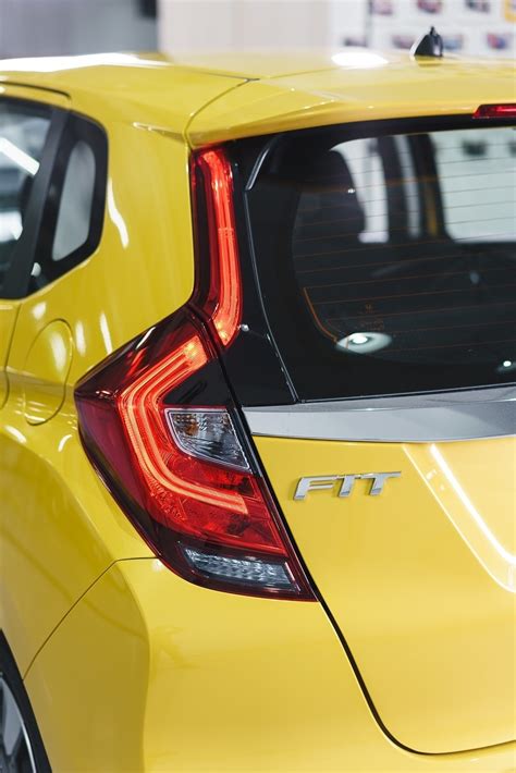 Honda Fit Hybrid Review - Small, Smooth, Super-efficient - A Small ...