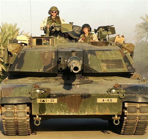 File:M1A1 abrams front.jpg - Wikimedia Commons