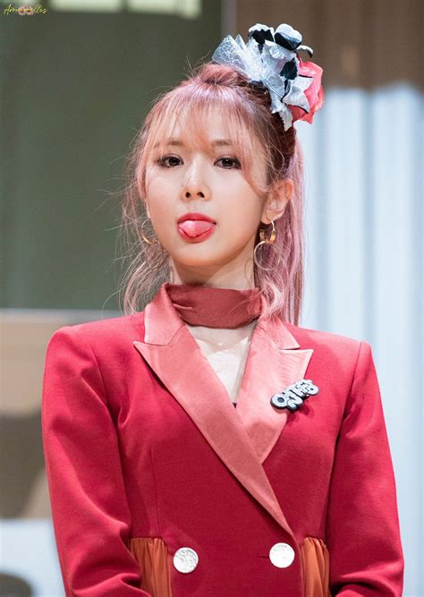 yoohyeon dreamcatcher