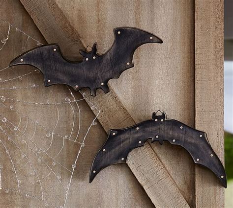 Lit Bat Wings | Pottery barn halloween, Halloween yard, Halloween yard ...