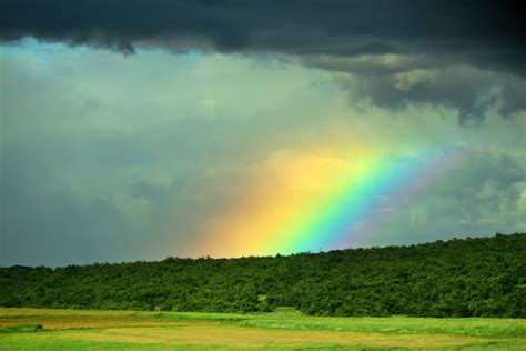 File:Rainbow after storm.jpg - Wikimedia Commons