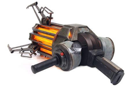 Half-Life 2 Gravity Gun Prop Replica New Images and Info - The Toyark ...