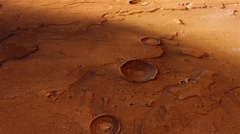 Signs of ancient flowing water on Mars