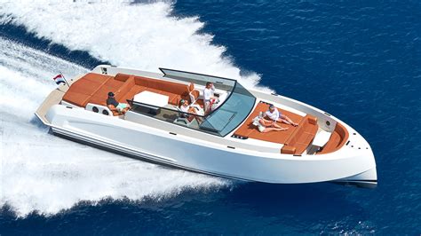 14 Small Luxury Yachts For A Stylish Getaway On...