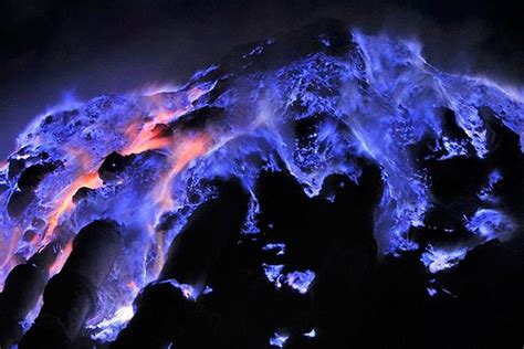 Electric blue lava | Blue Lava Erupts in Indonesia's Kawah Ijen Volcano ...