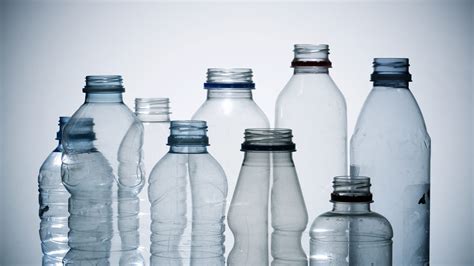 Botellas biodegradables hechas de plantas para reemplazar el plástico