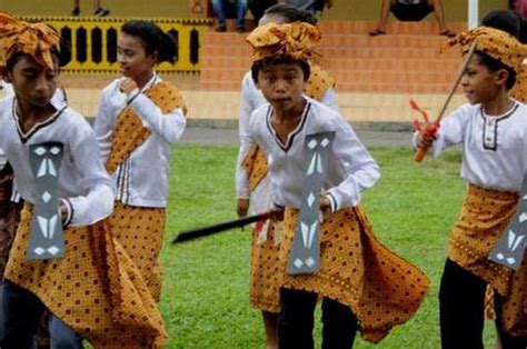 Tari Cakalele, Tarian Perang dari Maluku - Bobo