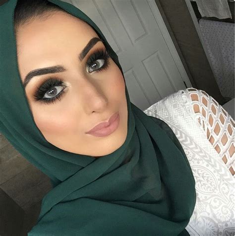 Pin by A A on M a k e u p I | Hijab makeup, Eyeshadow trends, Beauty face