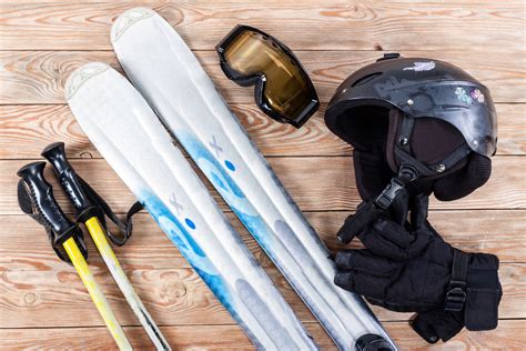 Ski equipment lesson - Facts about skiing equipment & ski gear