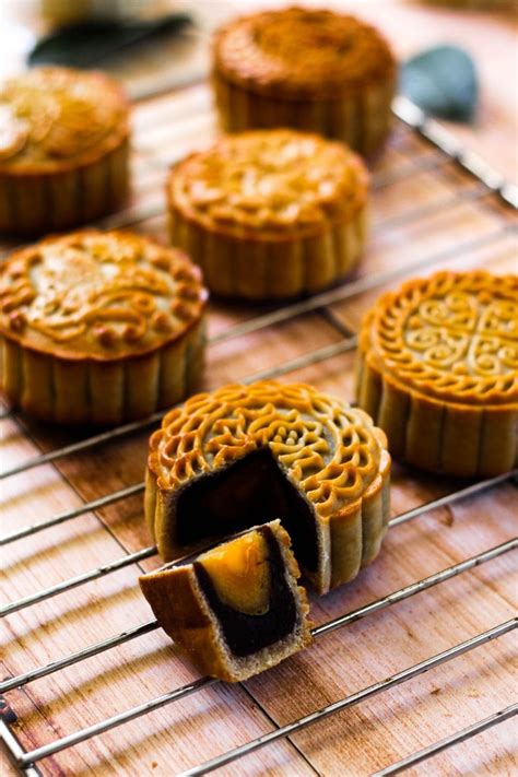 Celebrating Mooncake Festival in Chinese Culture - Kulture Kween