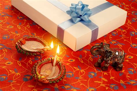 Diwali 2019 Gift Ideas, Best Deepawali Gifts like Cards, Chocolates ...