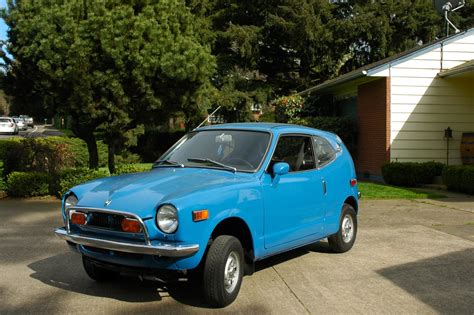 OLD PARKED CARS.: 1972 Honda Z600 Coupe.