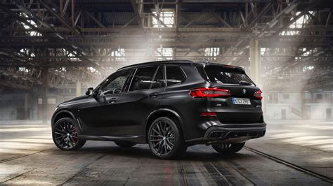 2022 BMW X5 Black Vermilion is perfect for the fashion conscious