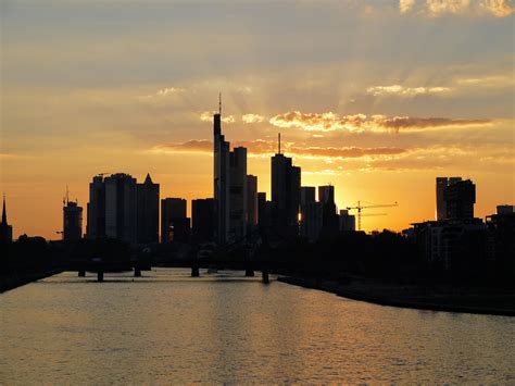 Frankfurt Skyline Sunset : r/frankfurt