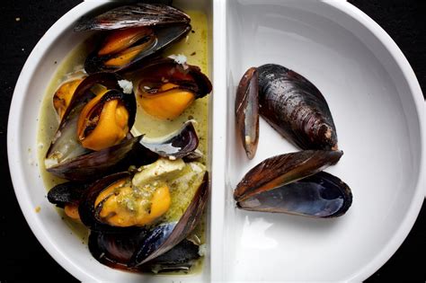 The easy way to cook oysters, mussels and clams this summer: On your ...