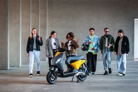 New electric scooter from Piaggio - Superbike Photos