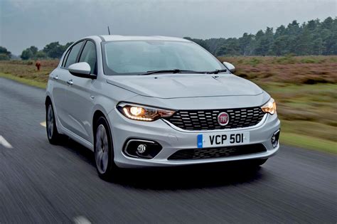 Fiat Tipo 1.6 MultiJet 120 Lounge (2016) review | CAR Magazine