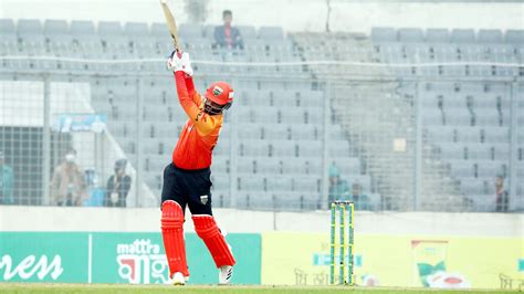 Tamim Iqbal goes after the ball | ESPNcricinfo.com