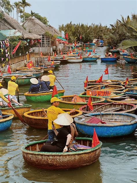 Boats on a River in Vietnam · Free Stock Photo