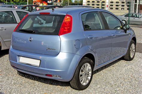 File:Fiat Grande Punto rear.JPG - Simple English Wikipedia, the free ...