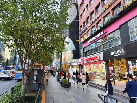 Guide to Gangnam Shopping Street & getting there | KoreaToDo