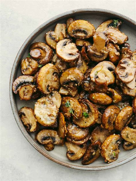 Juicy Garlic Parmesan Air Fryer Mushrooms | The Recipe Critic