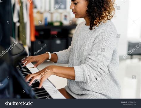 3,834 Learning Piano Adult Images, Stock Photos & Vectors | Shutterstock