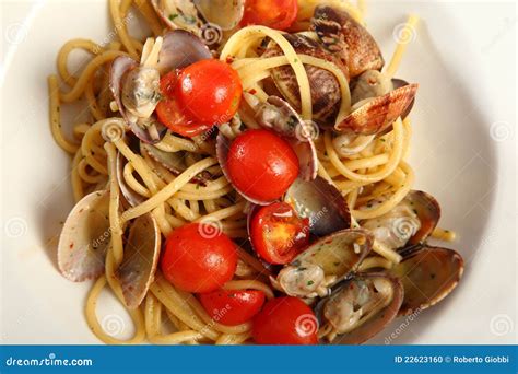 Linguine with Clams and Tomatoes Stock Photo - Image of cuisine ...