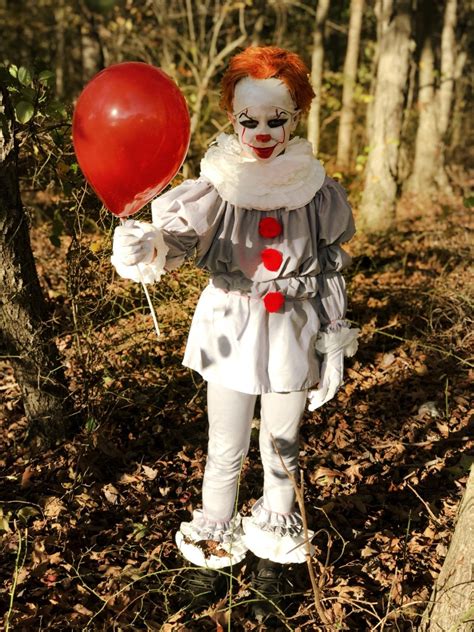 Halloween 2019: Easy No-Sew DIY Pennywise Costume For Kids | Pennywise ...