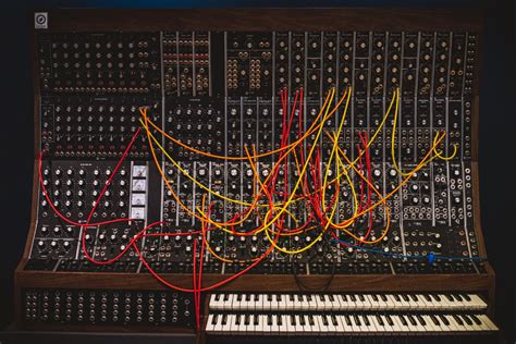 - A Brief History of the Synthesizer - The Strange Brew