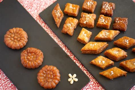 Chapssal Yakgwa (Flower Honey Pastry) - Kimchimari