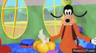 Mickey Mouse Clubhouse Goofy GIF - Mickey Mouse Clubhouse Goofy Dancing ...