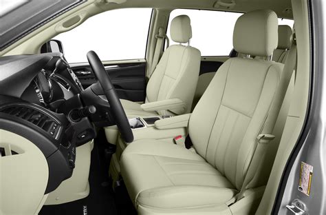 Chrysler Town and Country Minivan 2014 interior | Town and country ...